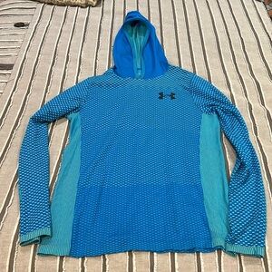 Boys Under Armour size M long sleeve hooded dri-fit shirt